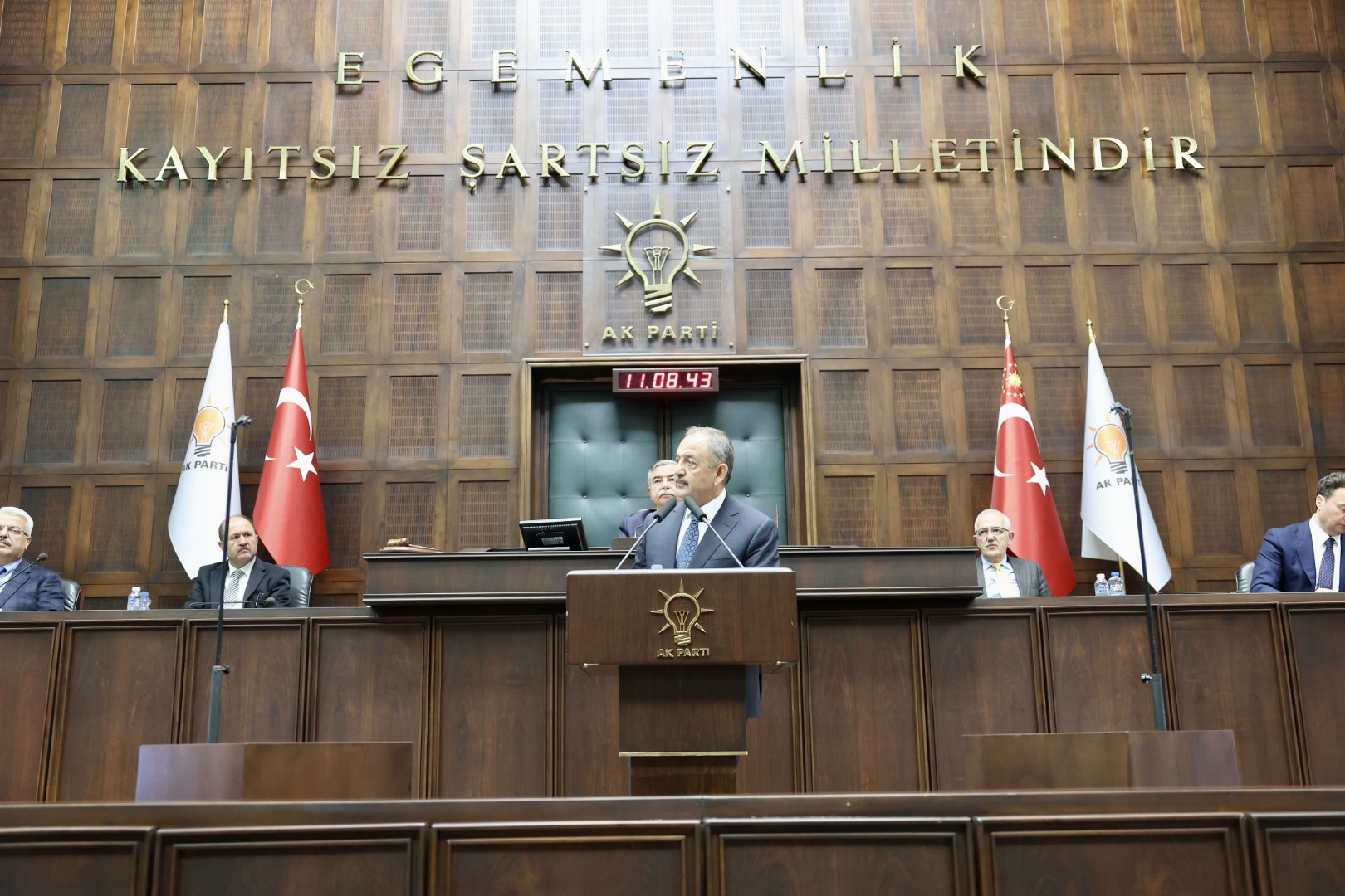 MEHMET ÖZHASEKİ TBMM'DE SUNUM YAPTI