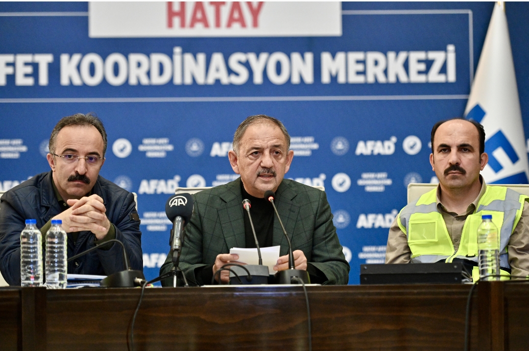 MEHMET ÖZHASEKİ CHP'li BELEDİYELER DEPREM BÖLGESİNDE FOTOĞRAFÇILIK OYNUYOR