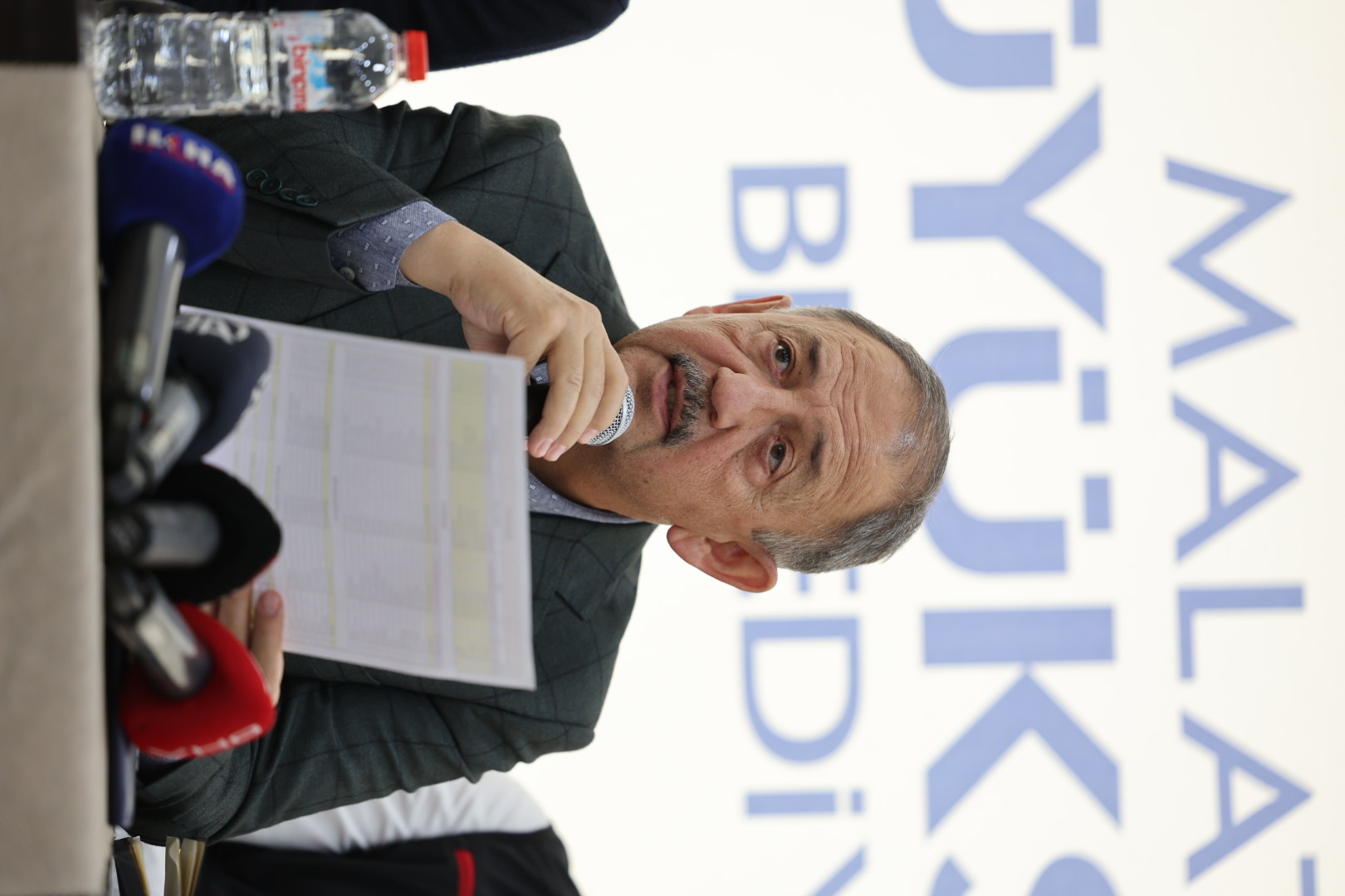 ÖZHASEKİ, “DEPREMDEN YOĞUN BİR ŞEKİLDE ETKİLENEN 7 İLİMİZ İLE 250 AK PARTİ’Lİ BELEDİYEMİZ KARDEŞ OLDU”