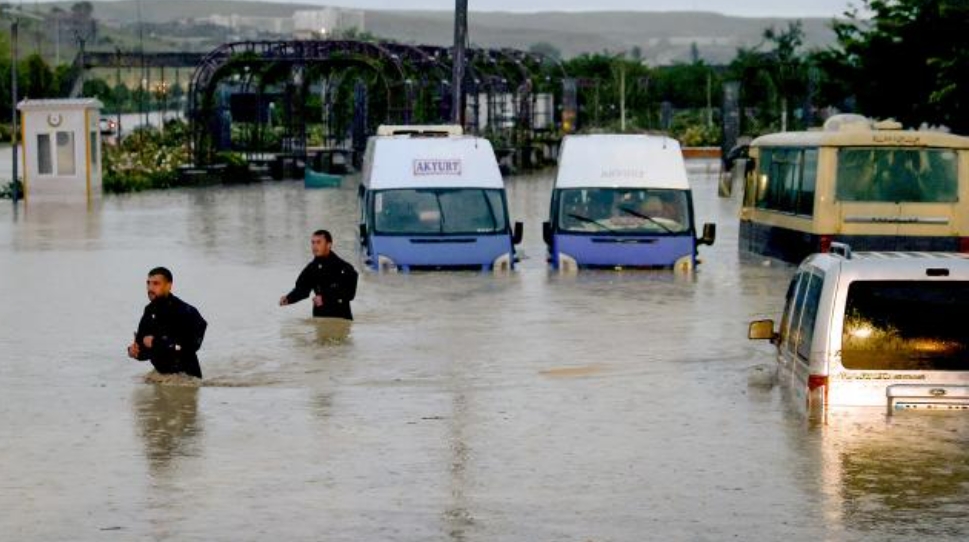 ANKARA’YI SEL ALDI MANSUR ORTADA YOK