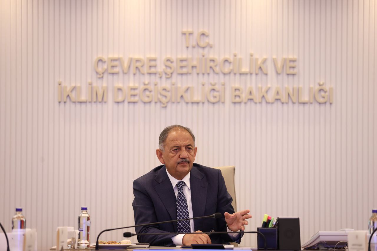 BAKAN MEHMET ÖZHASEKİ: “BAKANLIK BİNASINDA AKILLI SİSTEMLE 100 MİLYON LİRA TASARRUF SAĞLADIK”