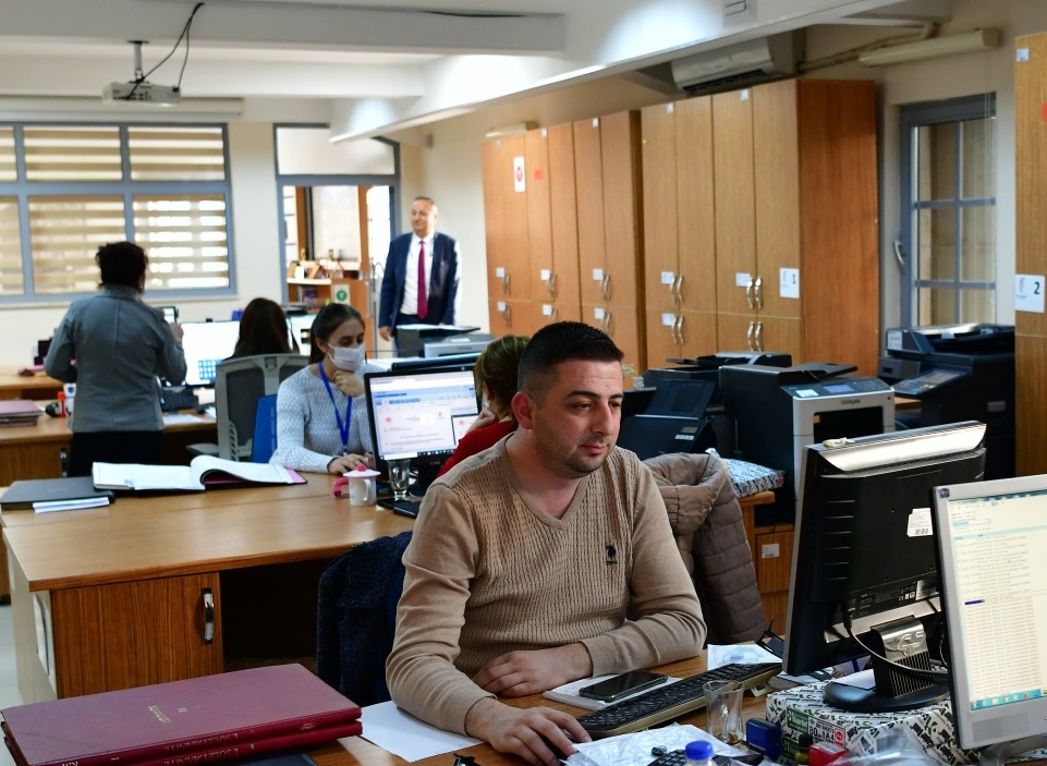 BAKAN ÖZHASEKİ AÇIKLADI: TAPU VE KADASTRO’DAN HAZİNEYE 6 AYDA 27,4 MİLYAR LİRA KATKI SAĞLANDI
