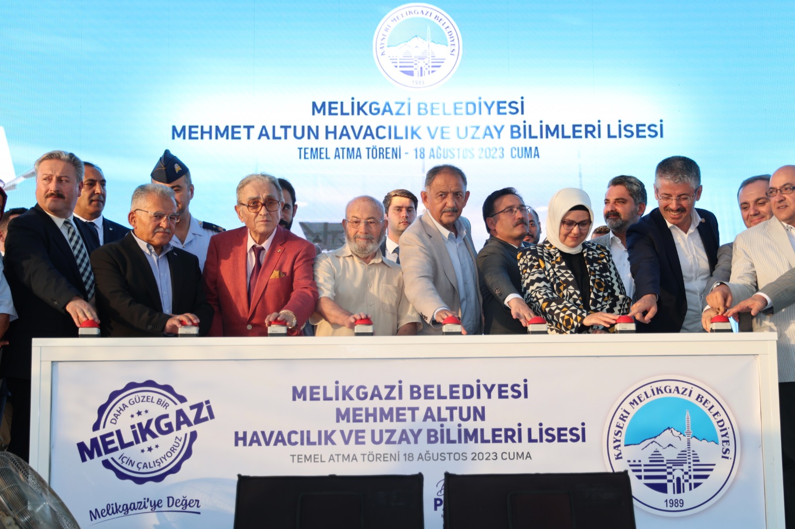 BAKAN MEHMET ÖZHASEKİ: “GÖKYÜZÜNDE BİZİM İHA'LARIMIZ SİHA'LARIMIZ UÇUYOR”