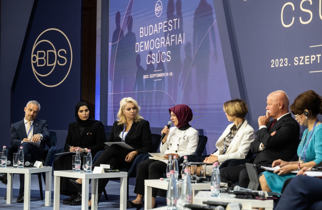 Bakan Göktaş, "Budapeşte Demografi Zirvesi"nde Aileyi Güçlendirmeye Yönelik Türkiye’nin Faaliyetlerini Anlattı