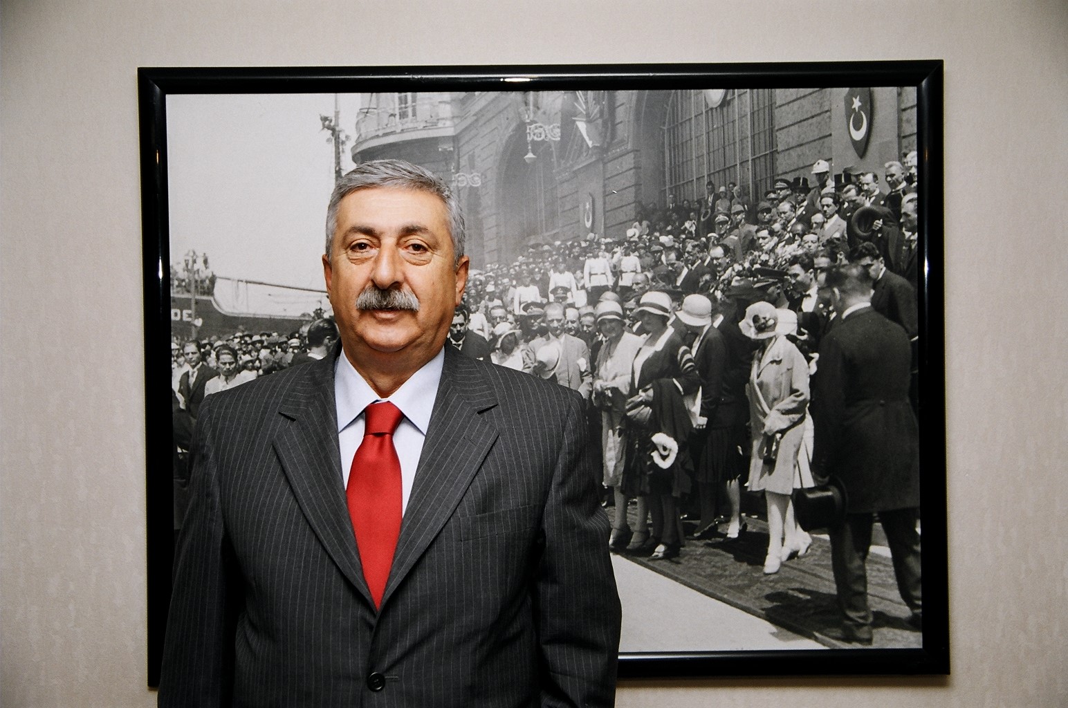 PALANDÖKEN, “YENİDEN DİRİLİŞİN SEMBOLÜ CUMHURİYET 100 YAŞINDA”