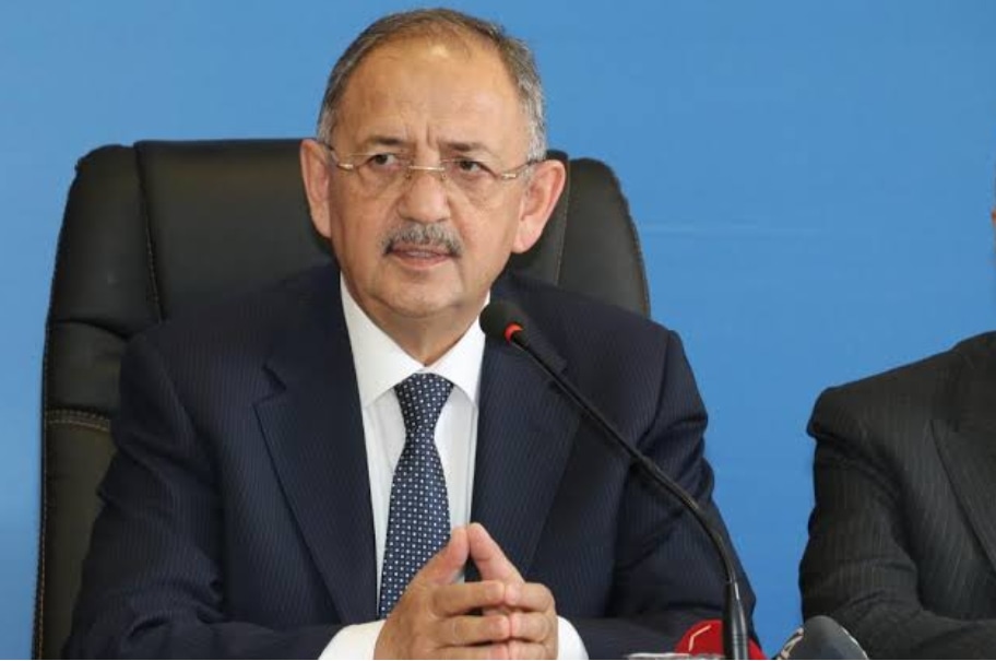 BAKAN MEHMET ÖZHASEKİ:BİR DEPREMZEDE AİLE DAHA EVİNİ DOĞDUĞU TOPRAKLARDA DÖNÜŞTÜRÜYOR