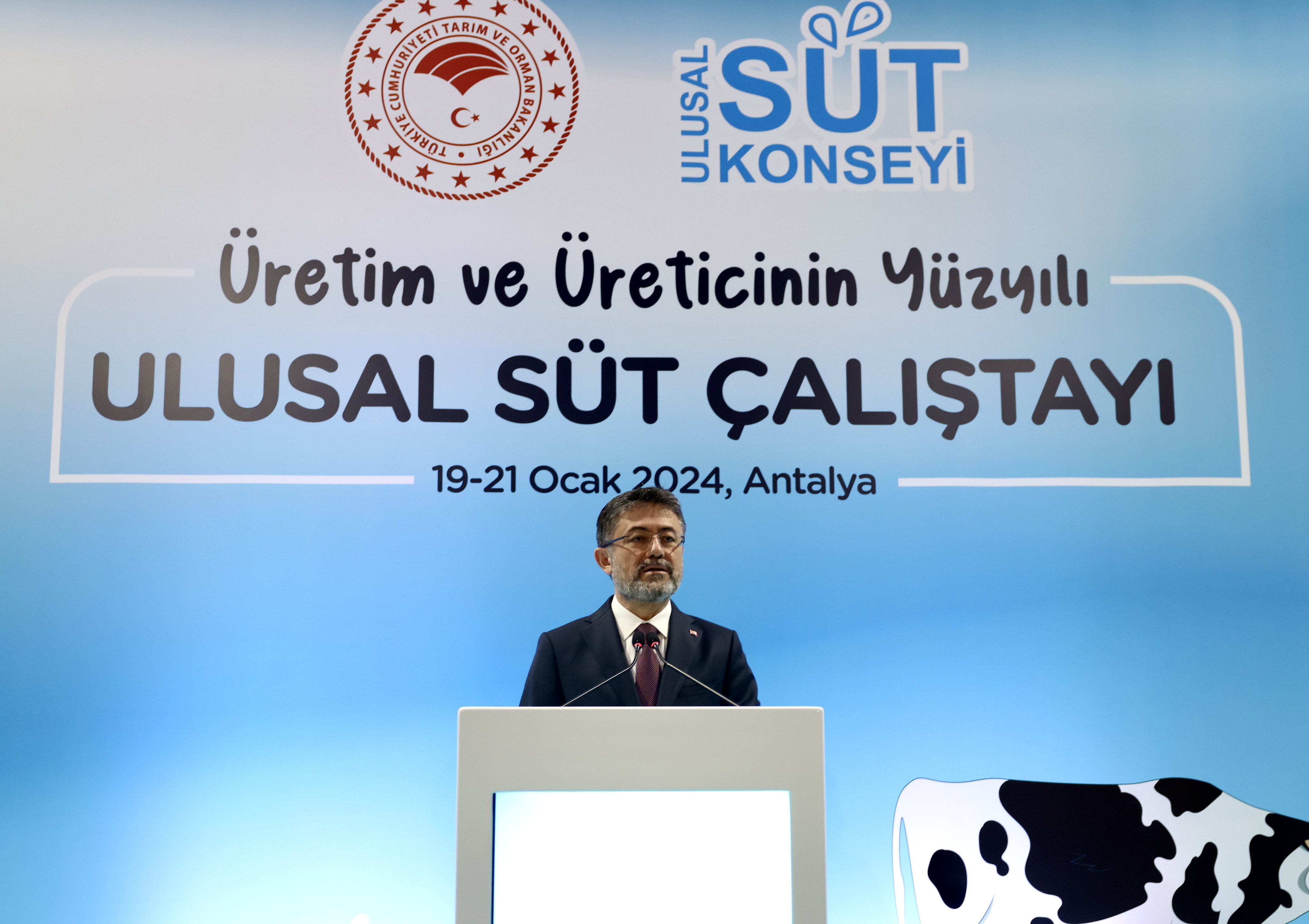 TARIM BAKANI İBRAHİM YUMAKLI ULUSAL SÜT ÇALIŞTAYINDA KONUŞTU