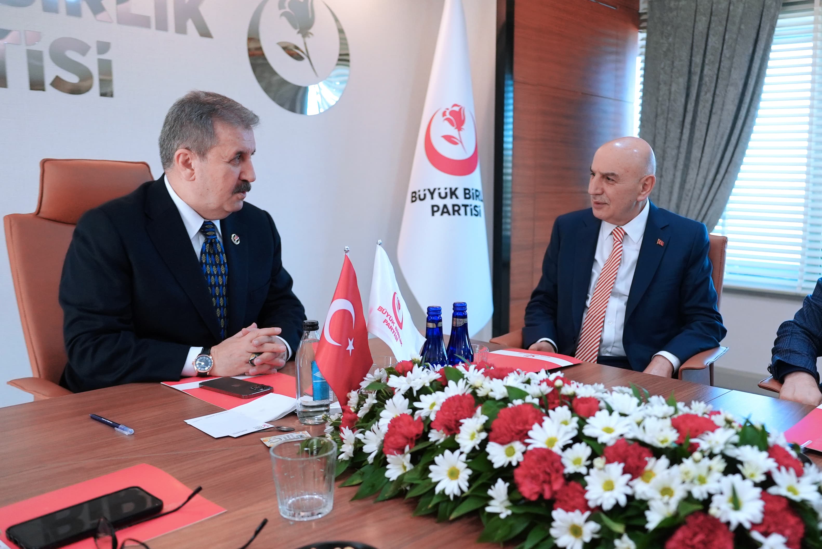 TURGUT ALTINOK’TAN BÜYÜK BİRLİK PARTİSİ GENEL BAŞKANI MUSTAFA DESTİCİ’YE ZİYARET