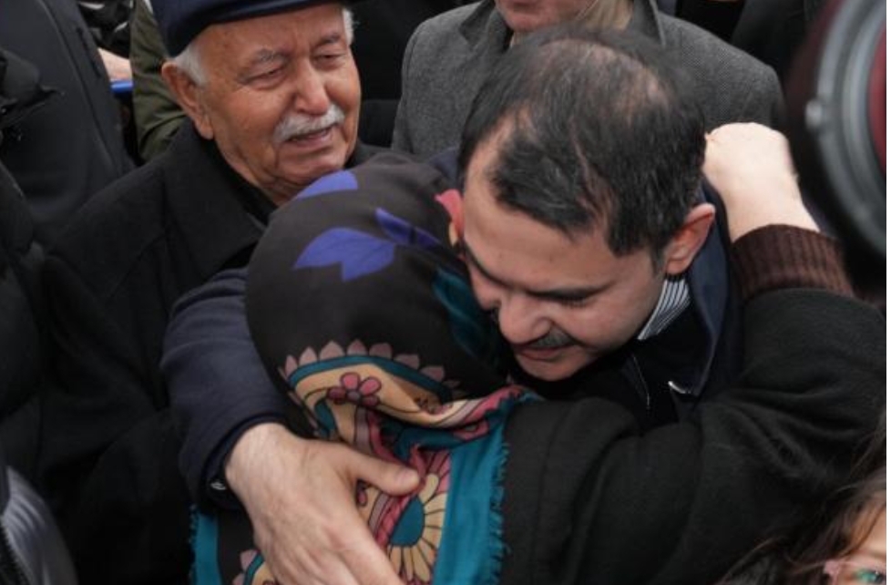 Murat Kurum Hamsi Festivali’nde vatandaşlarla buluştu