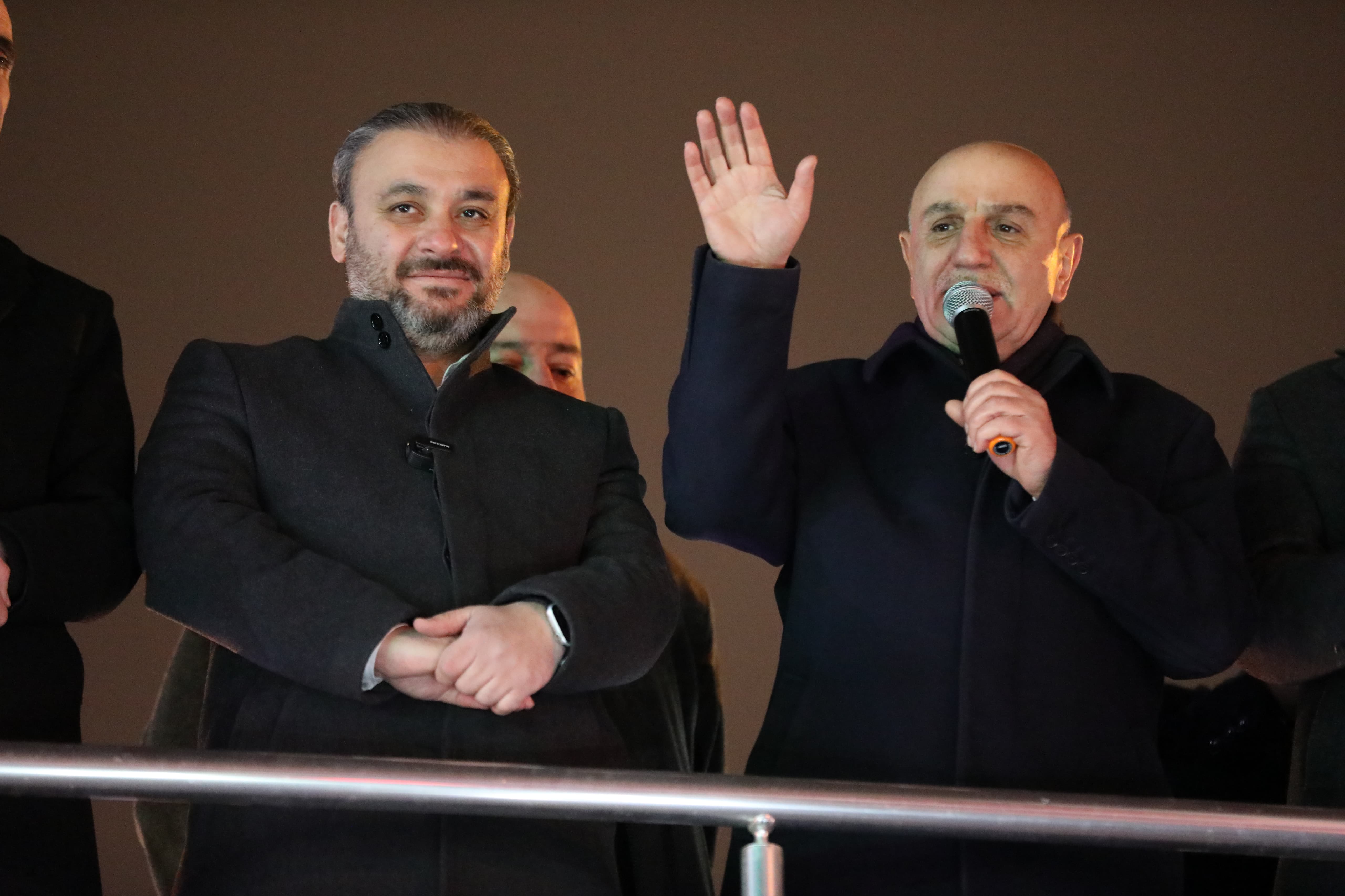 TURGUT ALTINOK SEÇİM ÇALIŞMASINI KEÇİÖREN’DE SÜRDÜRDÜ