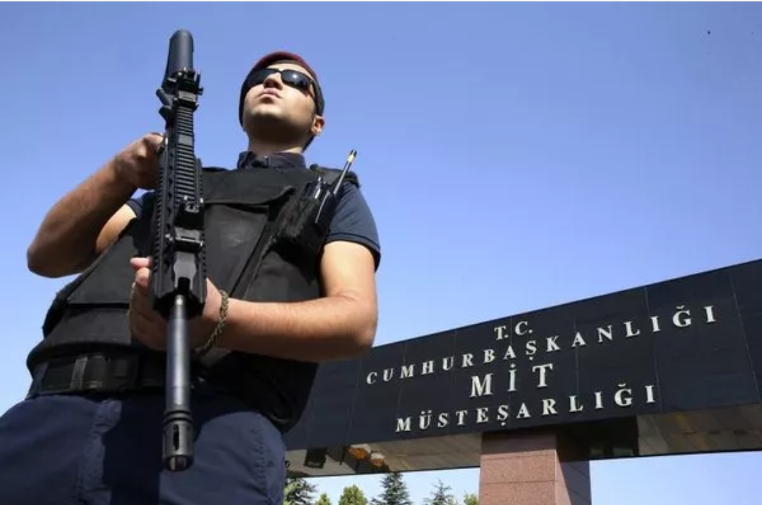 MİT'ten Mossad casuslarına film gibi operasyon!