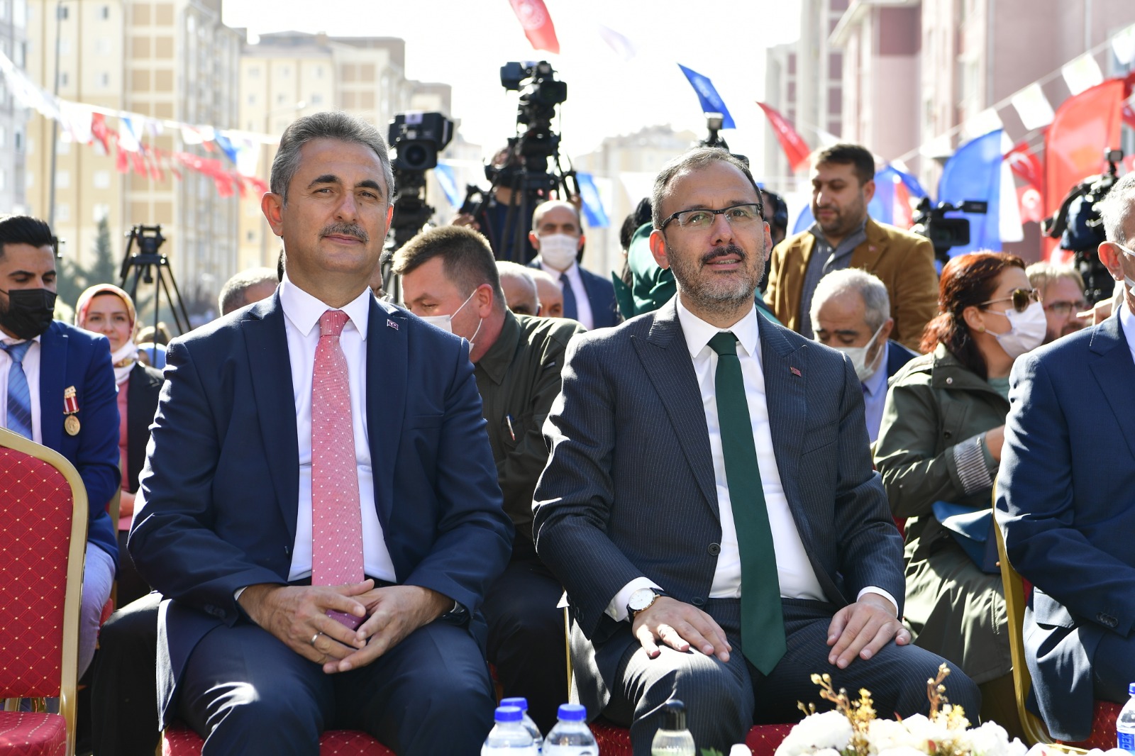 Altınevler Gençlik Merkezi Bakan Kasapoğlu’nun katılımıyla açıldı