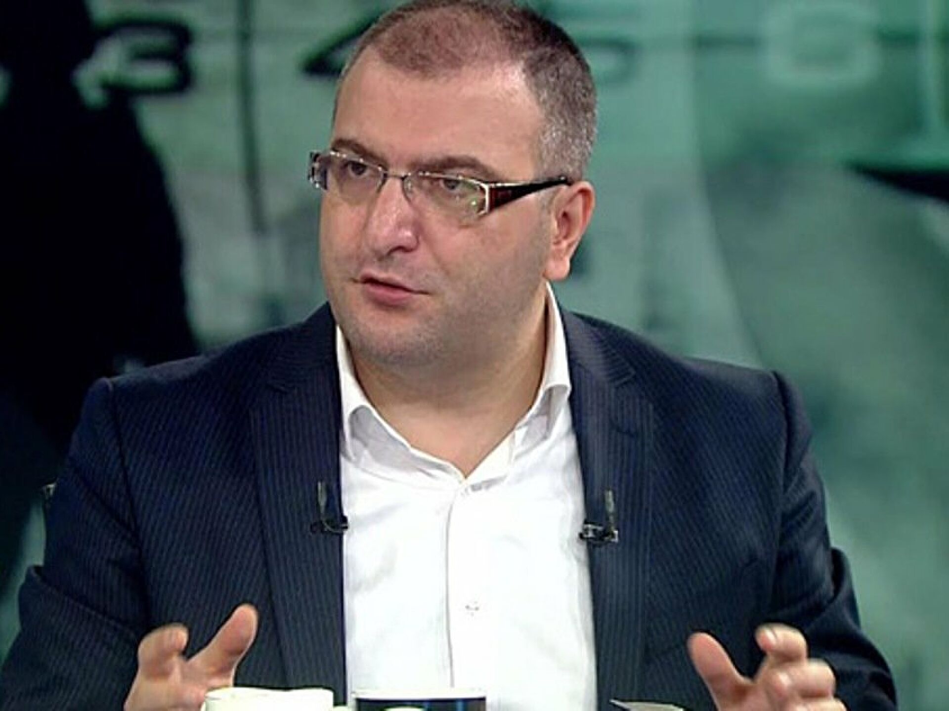 Türkiye gazetesi yazarı Cem Küçük: 'Vatandaş dişini sıkacak'