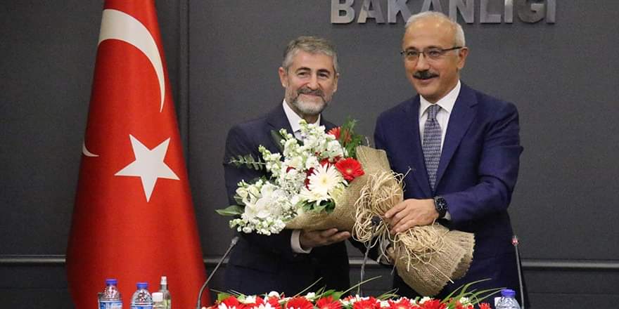 Lütfi Elvan görevi devretti