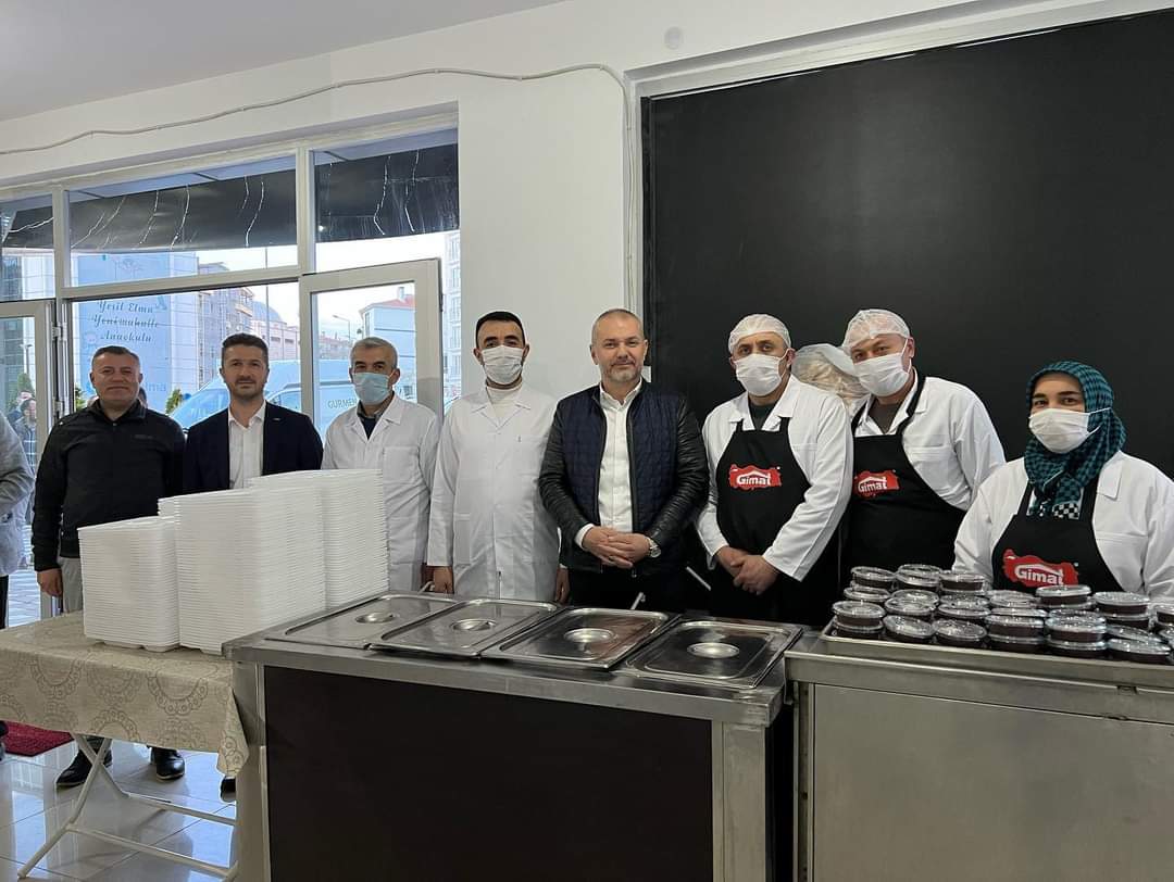 Ak Parti Yenimahalle İlçe Başkanı Abdulkadir Aydoğan ilk iftarını Şentepe'de yaptı