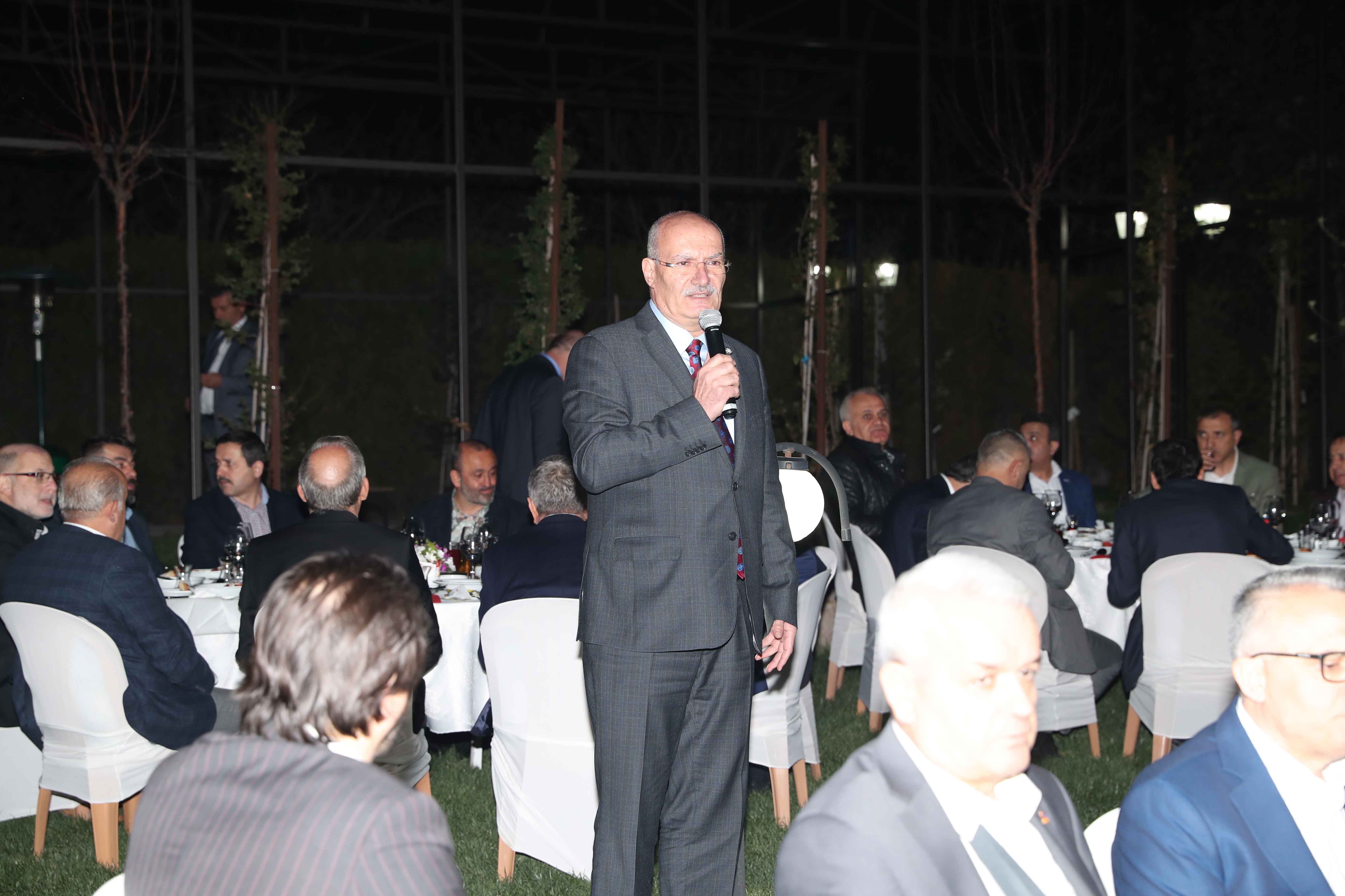 ATO BAŞKANI BARAN, İFTAR PROGRAMINDA ANKARA BÜROKRASİ, SİYASET, AKADEMİ VE İŞ DÜNYASINI BİR ARAYA GETİRDİ